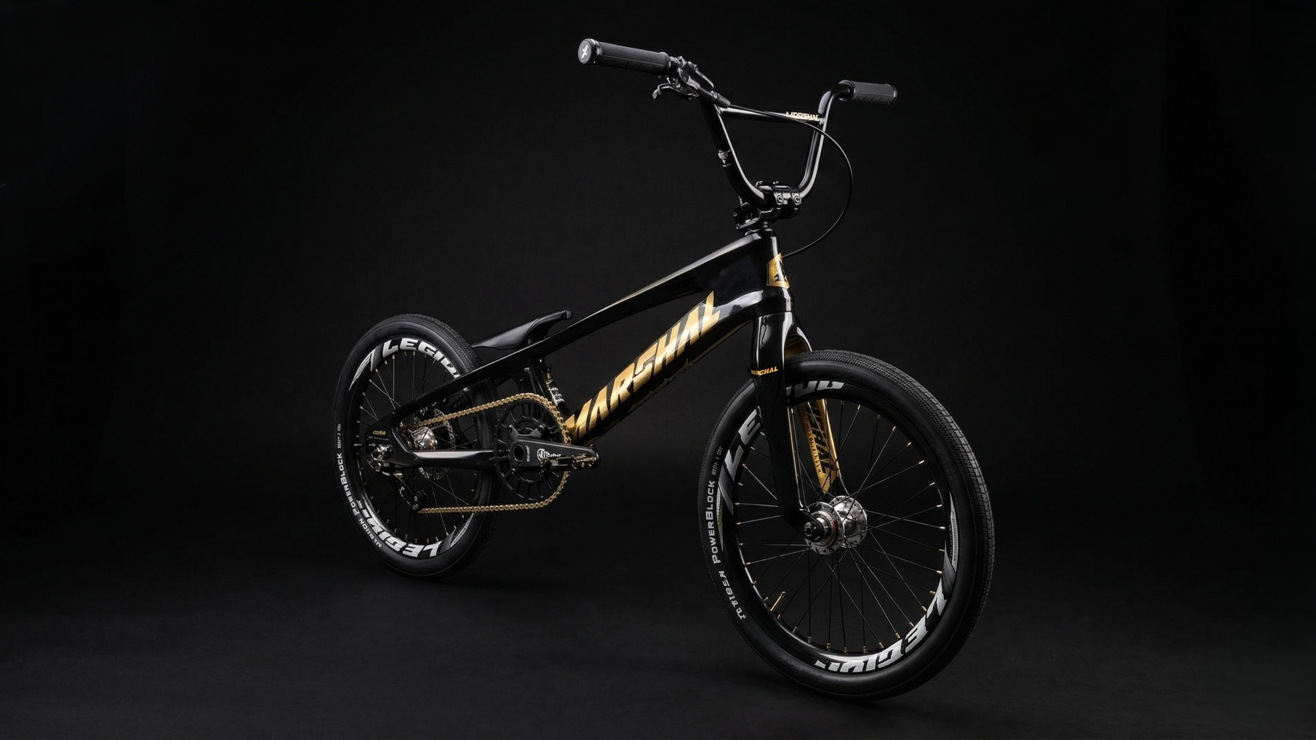 vélo noir complet